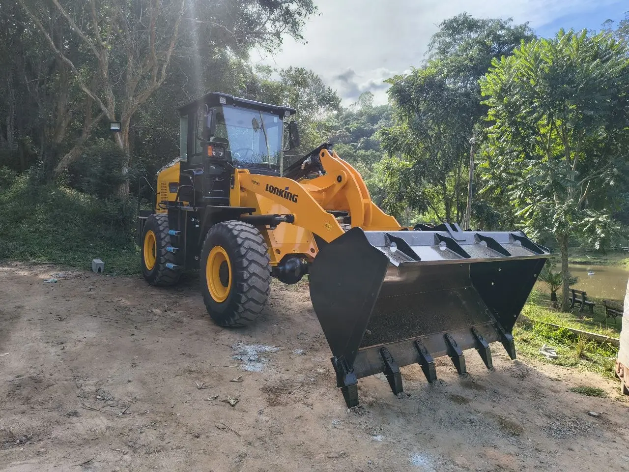 Pá Carregadeira Lonking CDM833